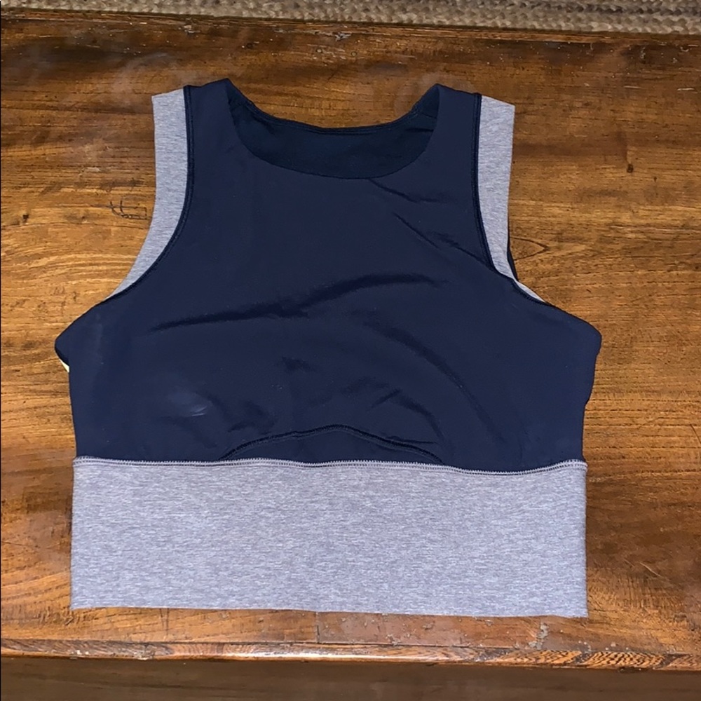 Lululemon tight crop never worn size 6